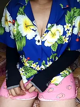Snapshot of geetha_telugu_kan277 chatting on 10-08-25, 03:46 geetha telugu kan277 online show from 10-08-25, 03:46
