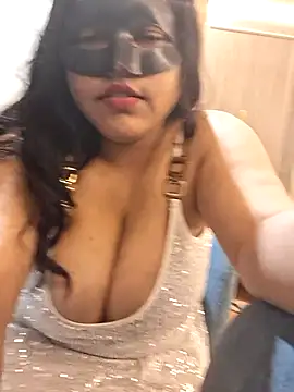 Snapshot of Mazzakiinn chatting on 05-24-26, 07:47 Mazzakiinn online show from 05-24-26, 07:47