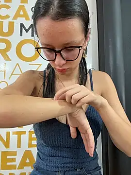 Soy Sara7 online show from 12-18-25, 06:34