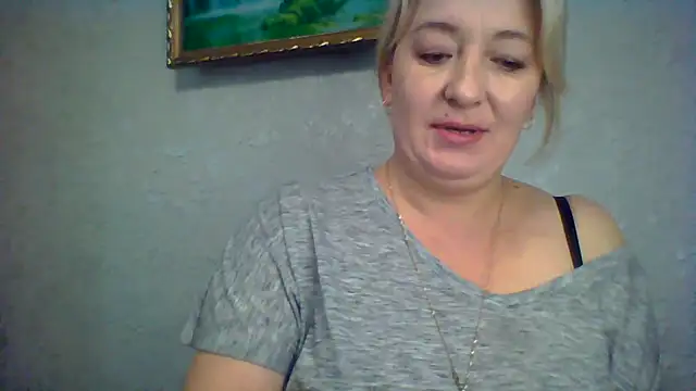 ArielXLoveresss online show from 10-14-25, 07:31