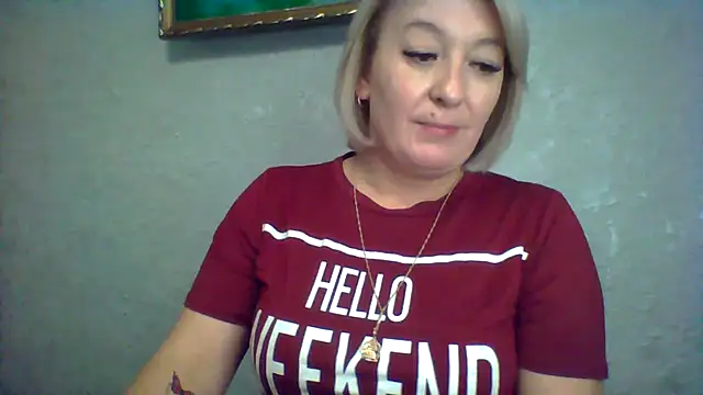 ArielXLoveresss online show from 10-19-25, 07:22
