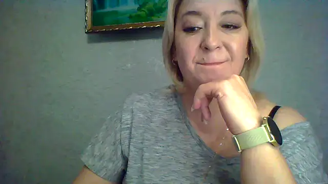 ArielXLoveresss online show from 10-05-25, 07:10