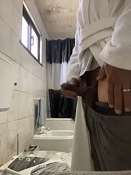 rogerdik76 online show from 12-01-25, 11:33