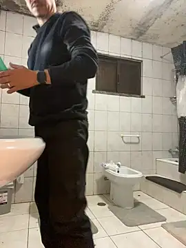 rogerdik76 online show from 02-06-26, 06:31