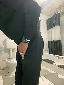 rogerdik76 online show from 03-11-26, 06:07