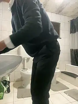 rogerdik76 online show from 03-06-26, 06:19