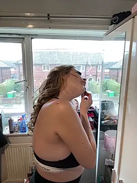 Busty-smiley-miley online show from 02-18-26, 01:51