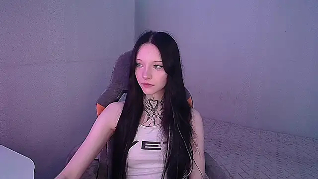 Snapshot of mefwhore chatting on 10-13-25, 05:14 mefwhore online show from 10-13-25, 05:14