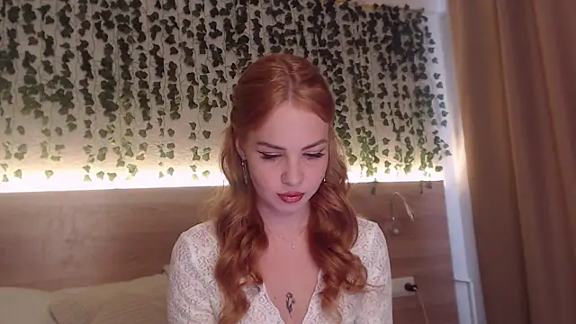 Snapshot of IvyAngel chatting on 07-02-26, 02:01 IvyAngel online show from 07-02-26, 02:01