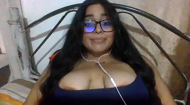 Snapshot of virginbrunette99 chatting on 02-28-25, 02:53 virginbrunette99 online show from 02-28-25, 02:53