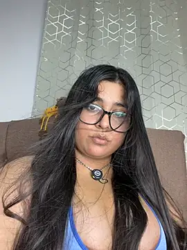 Snapshot of virginbrunette99 chatting on 05-16-26, 04:00 virginbrunette99 online show from 05-16-26, 04:00