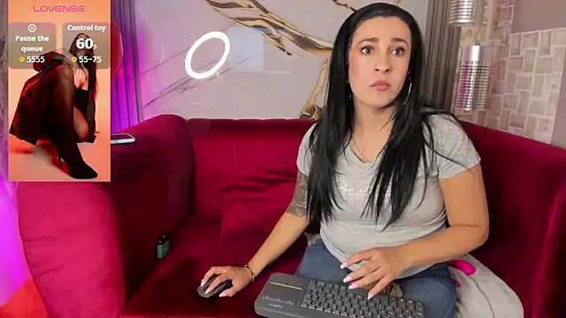 Bella williamss  online show from 11-25-25, 08:42