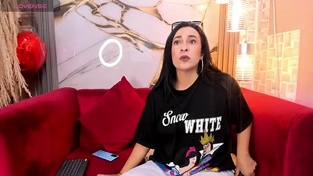 Bella williamss  online show from 12-15-25, 07:41