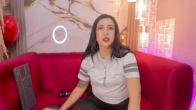 Bella williamss  online show from 12-18-25, 04:11