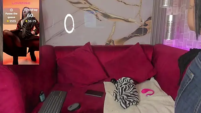 Bella williamss  online show from 12-01-25, 07:04