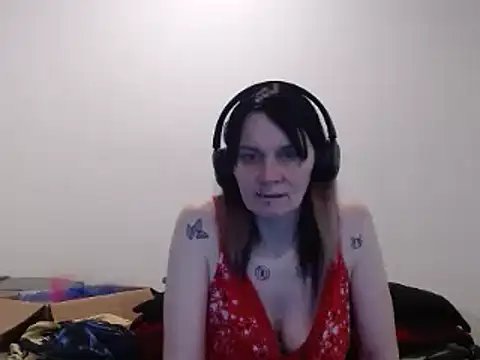 Snapshot of Hotmodel1984 chatting on 05-21-26, 06:27 Hotmodel1984 online show from 05-21-26, 06:27