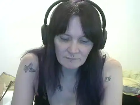 Hotmodel1984 online show from 02-13-26, 10:54