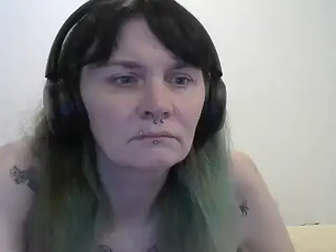 Hotmodel1984 online show from 04-08-26, 05:03