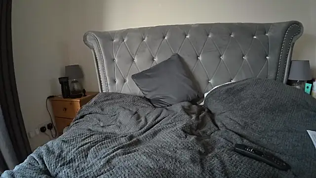 Snapshot of Bolt312 chatting on 10-15-25, 09:50 Bolt312 online show from 10-15-25, 09:50