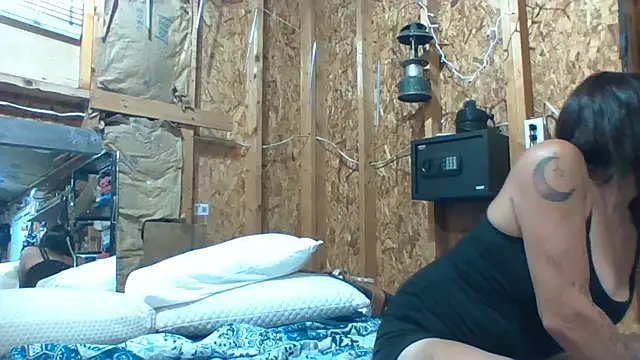 Snapshot of SillyRabbitz chatting on 09-12-25, 07:46 SillyRabbitz online show from 09-12-25, 07:46