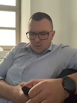 Mike8523 online show from 12-21-25, 06:59