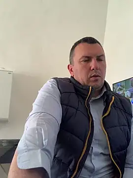 Mike8523 online show from 04-21-26, 09:38