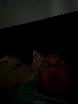 Snapshot of Mike8523 chatting on 09-13-25, 01:00 Mike8523 online show from 09-13-25, 01:00