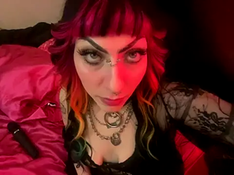 ChrryFoxx online show from 10-24-25, 09:41