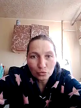 Snapshot of BeautyEvelyn chatting on 03-06-25, 08:52 BeautyEvelyn online show from 03-06-25, 08:52