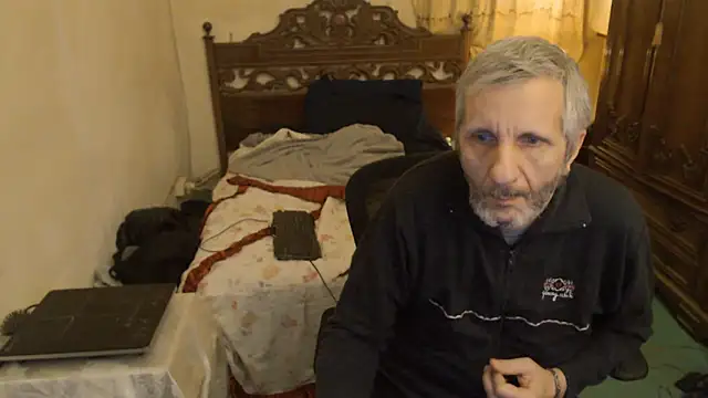 maxdaddy690 online show from 12-22-25, 02:39