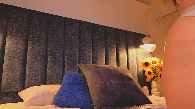 Ariannaa Suarez1 online show from 03-18-26, 07:37