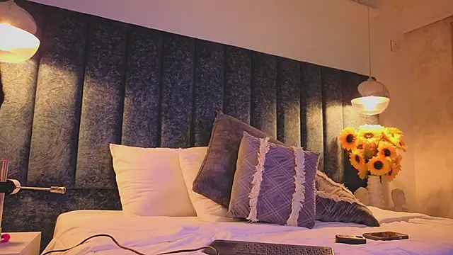 Ariannaa Suarez1 online show from 04-04-26, 08:04