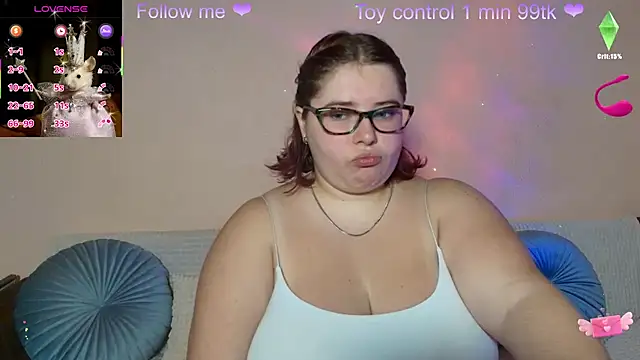 Snapshot of Lily_lu_one chatting on 09-16-25, 05:36 Lily lu one online show from 09-16-25, 05:36