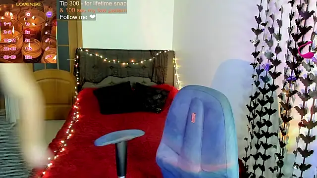 Snapshot of Lily_lu_one chatting on 10-08-25, 10:21 Lily lu one online show from 10-08-25, 10:21