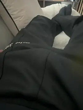 Snapshot of blAsian20 chatting on 02-18-26, 04:03 blAsian20 online show from 02-18-26, 04:03