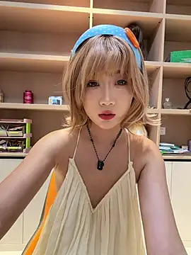 Snapshot of Xiaoxia-Baby chatting on 08-05-26, 06:18 Xiaoxia-Baby online show from 08-05-26, 06:18