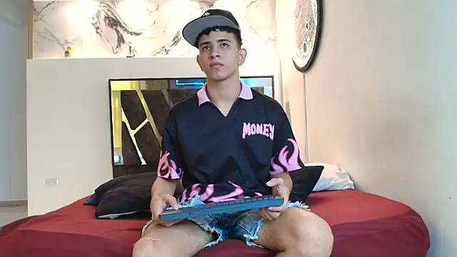 KING OFF BOYS online show from 11-18-25, 02:53