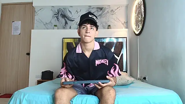 KING OFF BOYS online show from 09-29-25, 01:28