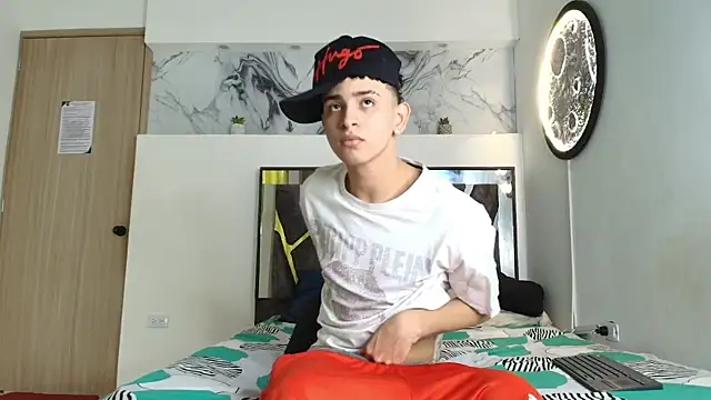 KING OFF BOYS online show from 10-21-25, 01:21