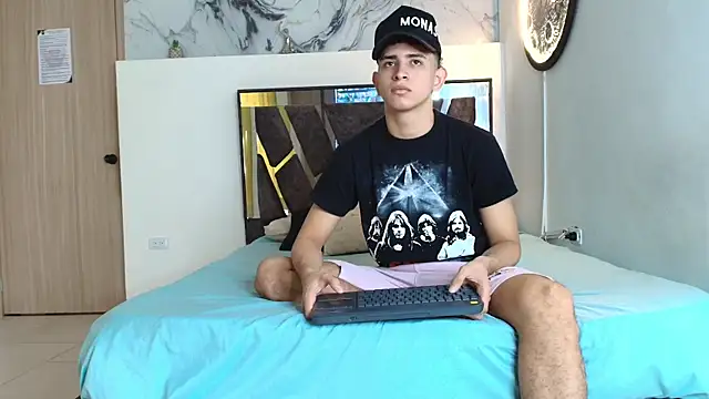 KING OFF BOYS online show from 11-09-25, 01:37