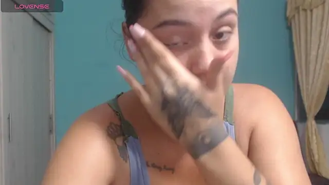 Anthonela Queen online show from 01-15-26, 01:53