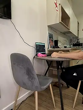  KissMyAss  online show from 05-05-26, 08:45