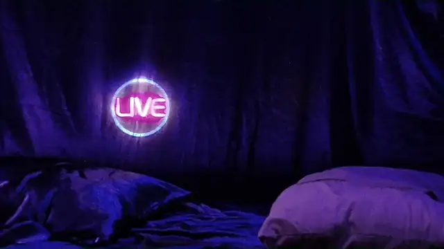 Snapshot of MickDollz chatting on 03-05-25, 04:13 MickDollz online show from 03-05-25, 04:13