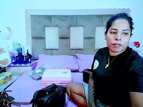 Snapshot of indiantopaz694u chatting on 06-02-26, 06:13 indiantopaz694u online show from 06-02-26, 06:13
