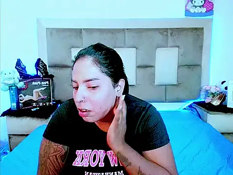 Snapshot of indiantopaz694u chatting on 02-06-26, 05:03 indiantopaz694u online show from 02-06-26, 05:03