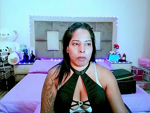 Snapshot of indiantopaz694u chatting on 05-22-26, 04:32 indiantopaz694u online show from 05-22-26, 04:32