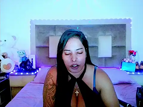 Snapshot of indiantopaz694u chatting on 04-24-26, 04:25 indiantopaz694u online show from 04-24-26, 04:25