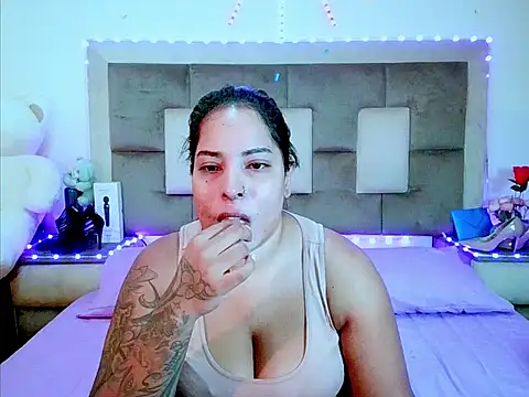Snapshot of indiantopaz694u chatting on 07-20-26, 05:37 indiantopaz694u online show from 07-20-26, 05:37