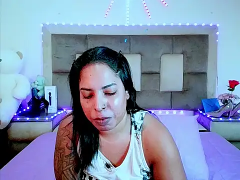 Snapshot of indiantopaz694u chatting on 07-20-26, 11:45 indiantopaz694u online show from 07-20-26, 11:45