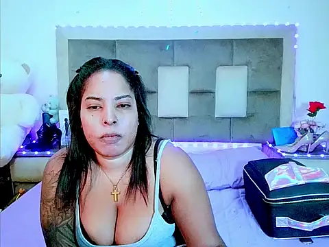 Snapshot of indiantopaz694u chatting on 07-23-26, 05:16 indiantopaz694u online show from 07-23-26, 05:16